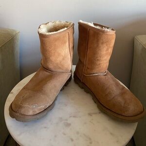 Women’s Short Ugg Boots (Chestnut)